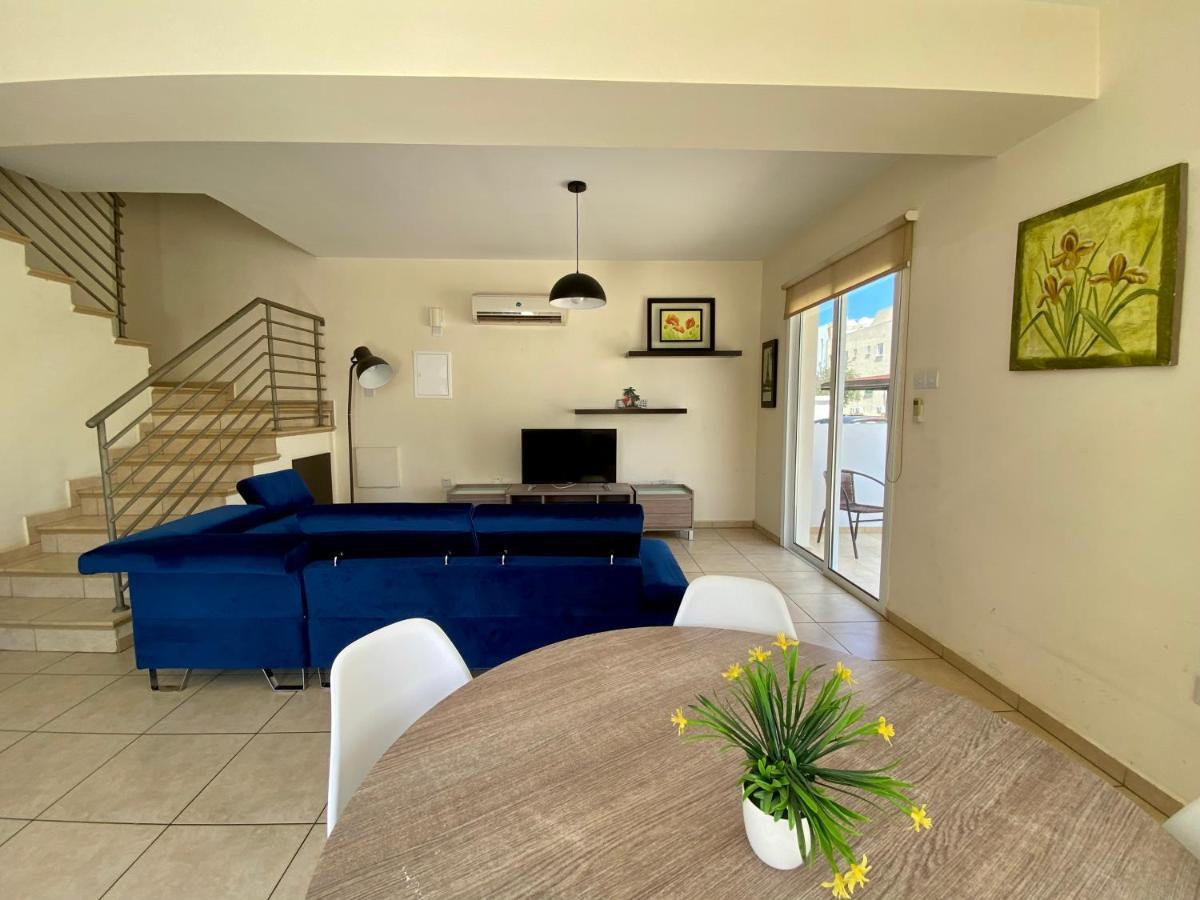 Sunny Cyprus Villa พาราลิมนี ภายนอก รูปภาพ