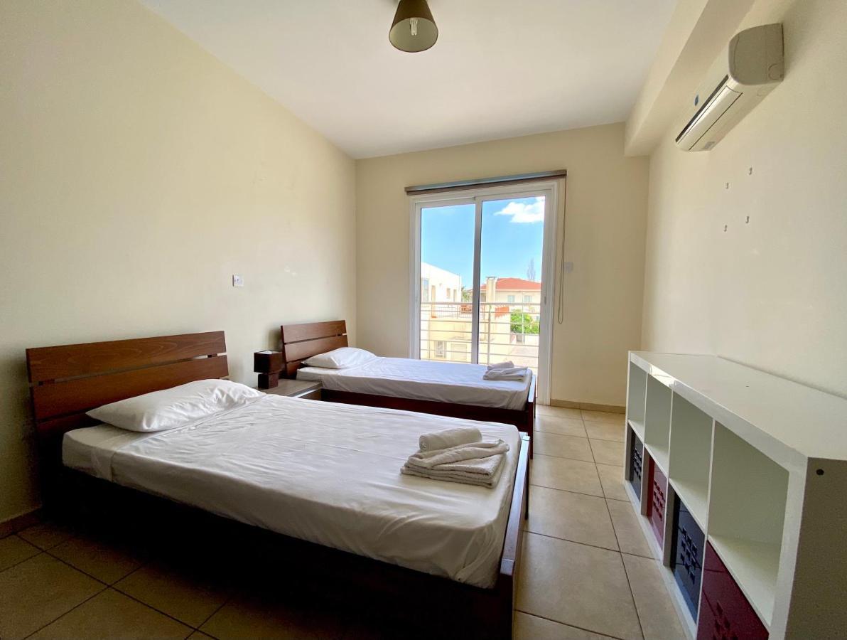 Sunny Cyprus Villa พาราลิมนี ภายนอก รูปภาพ